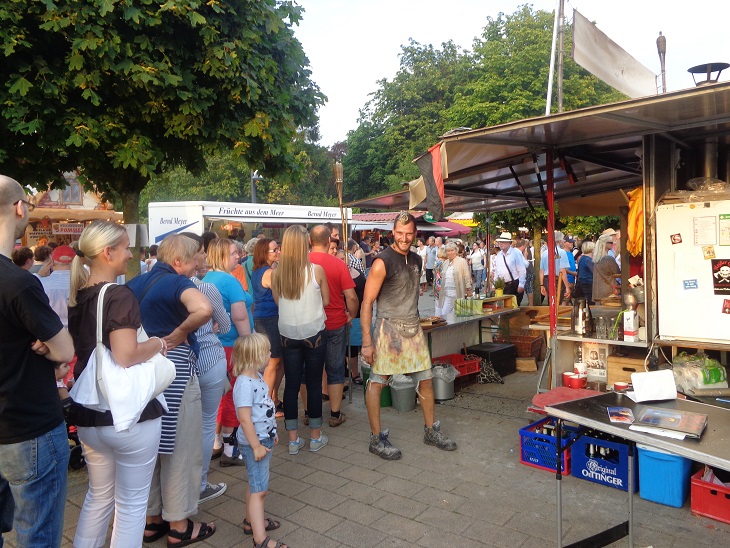 Festival Maritim international - alle wollen Flammkuchen.jpg